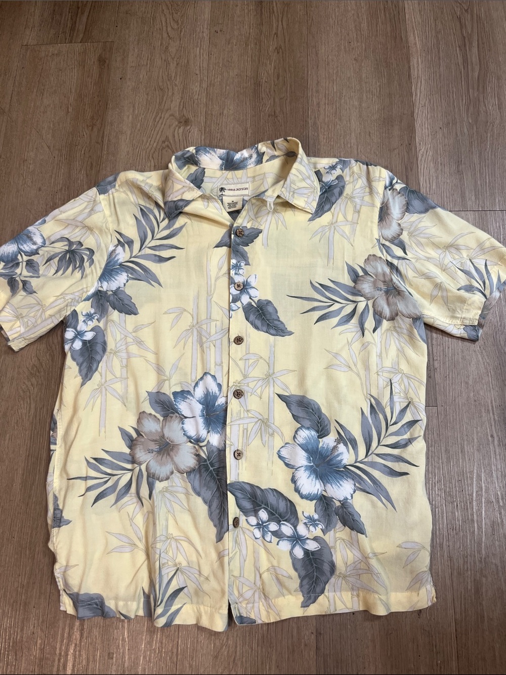 Havana Jacks Cafe Pale Yellow Hawaiian Floral Button-Up Shirt